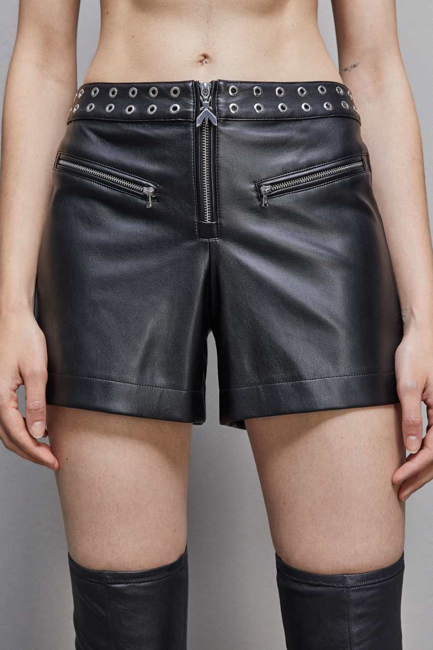 Patrizia Pepe Faux Leather Low-waisted Shorts With Zipper Pretas | 3509-DPVOI