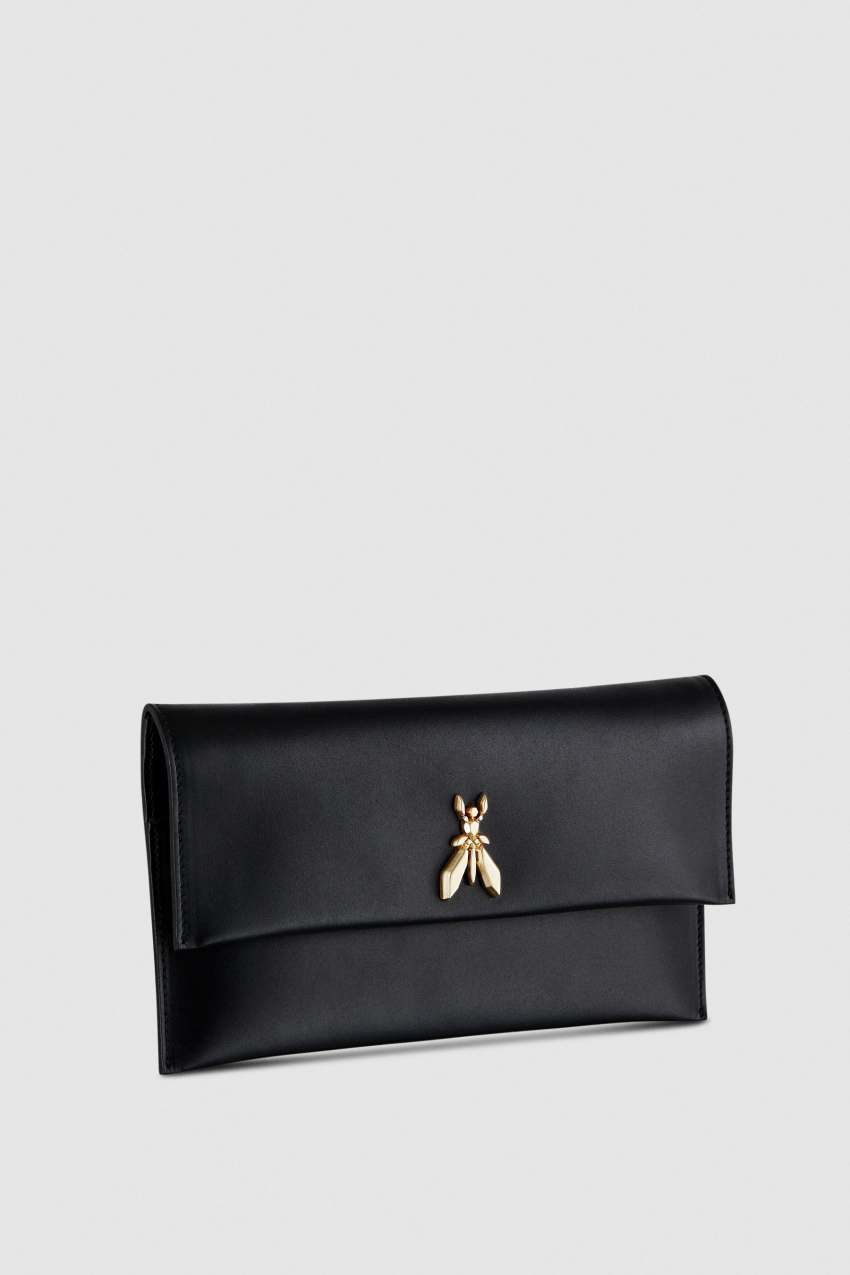 Patrizia Pepe Fly Leather Clutch Bag With Chain Pretas | 8019-MALOP