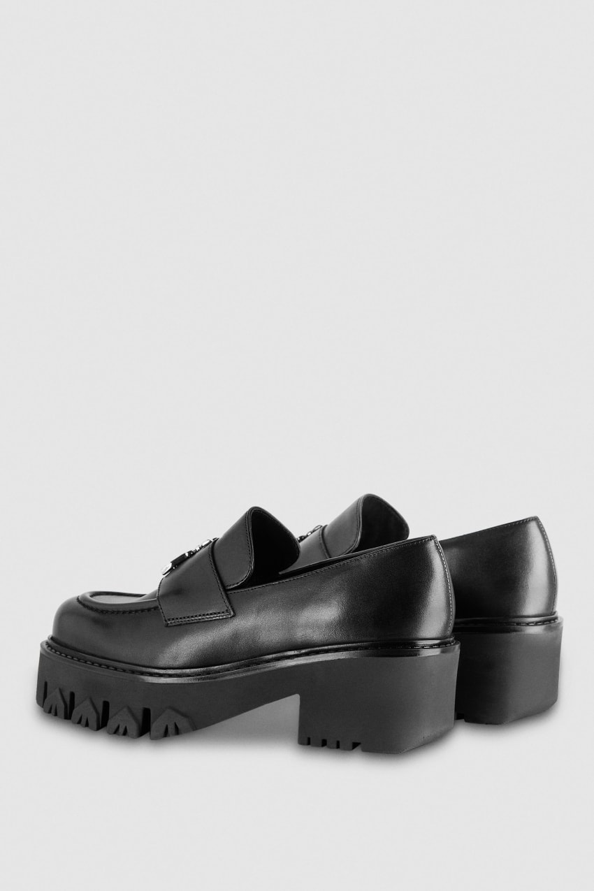 Patrizia Pepe Loafers Pretas | 1259-CFAMS