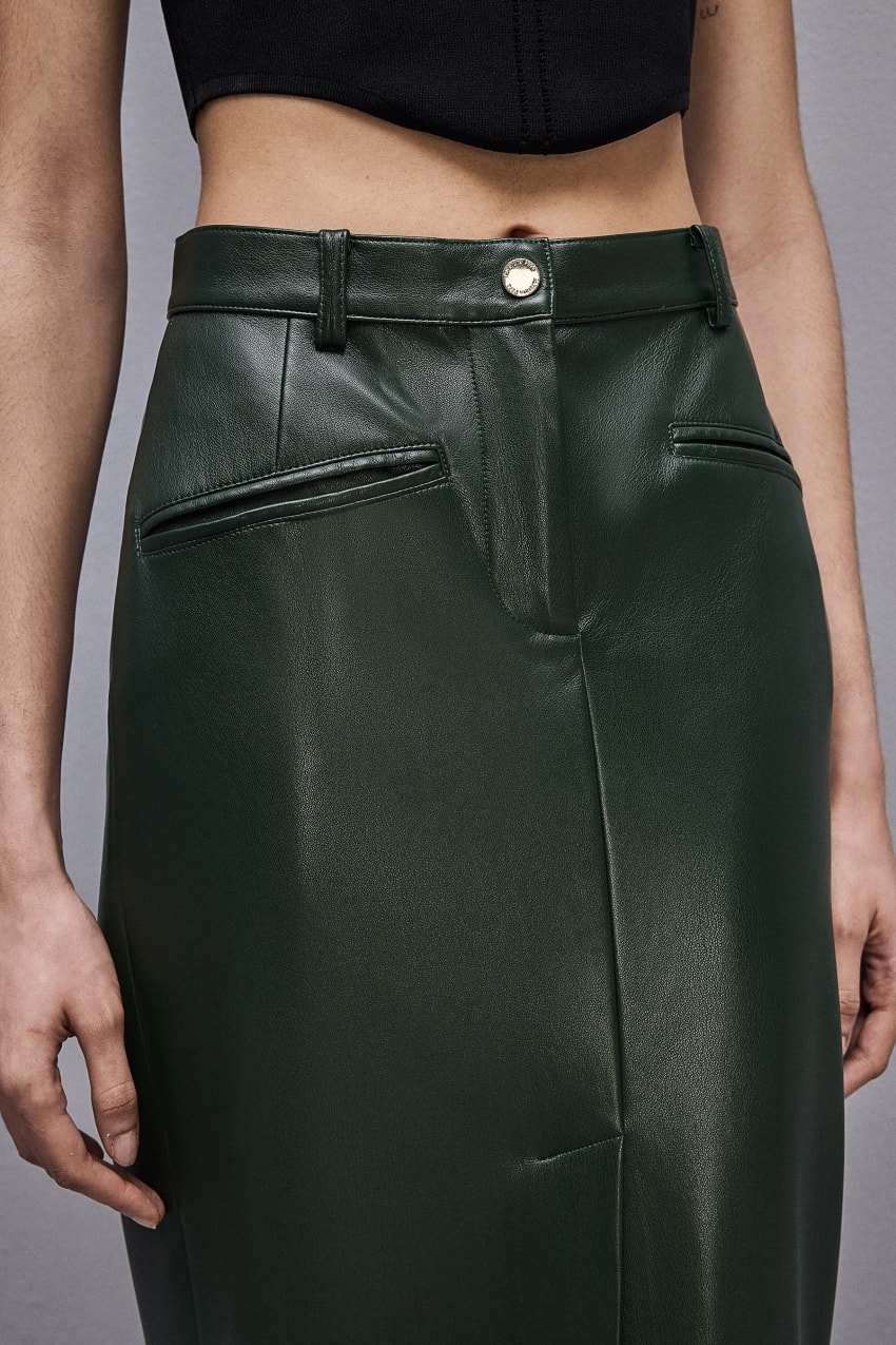 Patrizia Pepe Long Skirt In Coated Fabric Verdes | 6201-JOSVQ